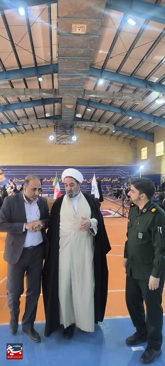 بازدید نماینده ولی فقیه در سپاه استان از ششمین رویداد تولید محتوای دیجیتال بسیج لرستان بازدید نماینده ولی فقیه در سپاه استان از ششمین رویداد تولید محتوای دیجیتال بسیج لرستان
