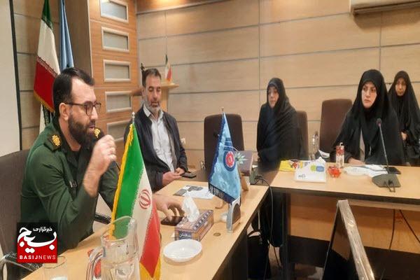 آگاه‌سازی مردم و کارمندان وظیفه اصلی جبهه انقلاب است