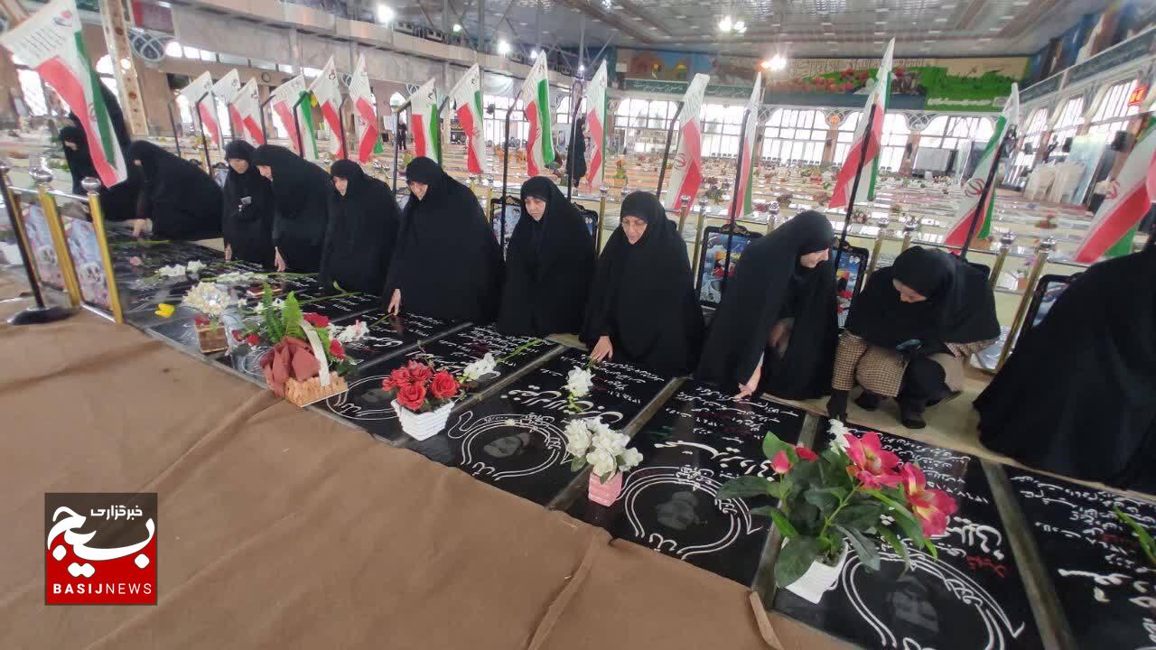 مزارشهدای رشت گلباران شد