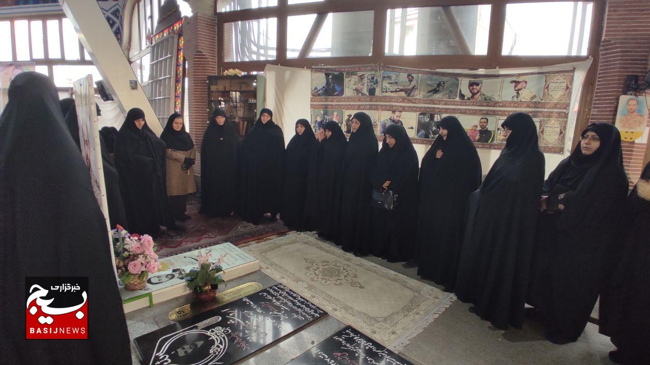 مزارشهدای رشت گلباران شد