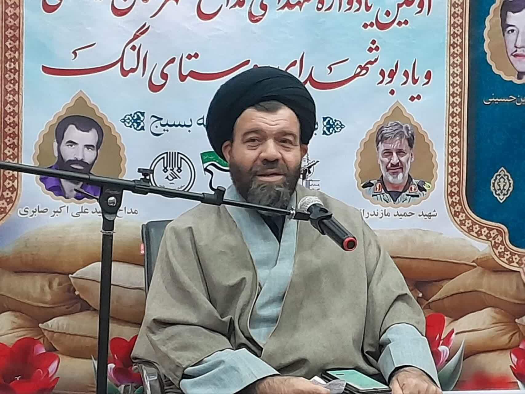 شهدای مداح با نوای دلنشین خود، روحیه مقاومت و پایداری را در دل رزمندگان زنده نگه داشتند شهدای مداح با نوای دلنشین خود، روحیه مقاومت و پایداری را در دل رزمندگان زنده نگه داشتند