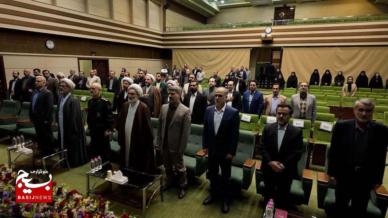حمایت از مردم غزه حمایت از انسانیت است حمایت از مردم غزه حمایت از انسانیت است