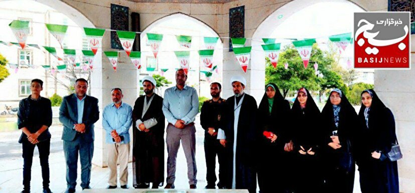 حضور مسئول عقیدتی سپاه حضرت سیدالشهداء(ع) استان تهران سر مزار شهید گمنام دانشگاه آزاد اسلامی واحد فیروزکوه