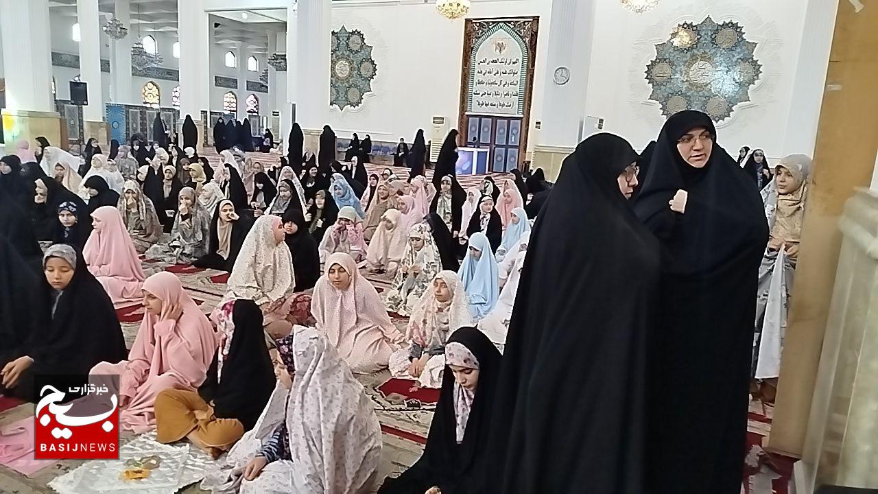 حضور بیش از پنج هزار بانوی گیلانی در آیین اعتکاف حضور بیش از پنج هزار بانوی گیلانی در آیین اعتکاف
