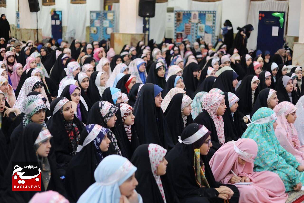 حضور بیش از پنج هزار بانوی گیلانی در آیین اعتکاف حضور بیش از پنج هزار بانوی گیلانی در آیین اعتکاف