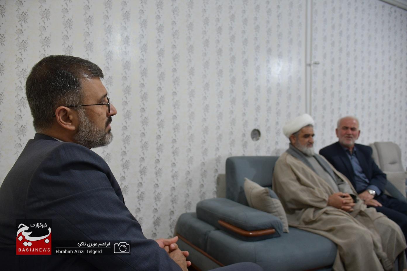 سرکشی و تجلیل مسئول نمایندگی ولی فقیه در سپاه فتح از جانباز ان دفاع مقدس + (تصاویر) سرکشی و تجلیل مسئول نمایندگی ولی فقیه در سپاه فتح از جانباز ان دفاع مقدس + (تصاویر)