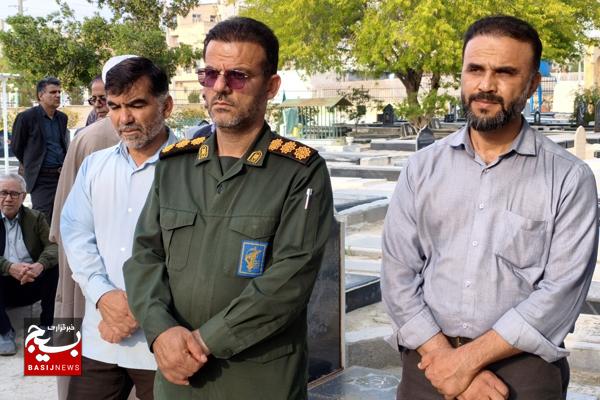 تشییع پیکر مادر شهید غلامرضا فرحی در بندر کنگان تشییع پیکر مادر شهید غلامرضا فرحی در بندر کنگان
