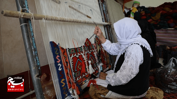 آغاز پرداخت تسهیلات ۲۵۵ میلیاردتومانی به هنرمندان صنایعدستی آغاز پرداخت تسهیلات ۲۵۵ میلیاردتومانی به هنرمندان صنایعدستی