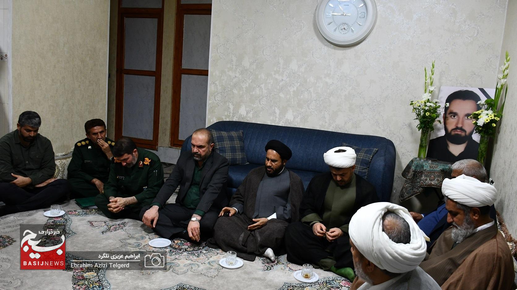 دیدار فرمانده سپاه فتح با خانواده‌ شهدای امنیت در گچساران