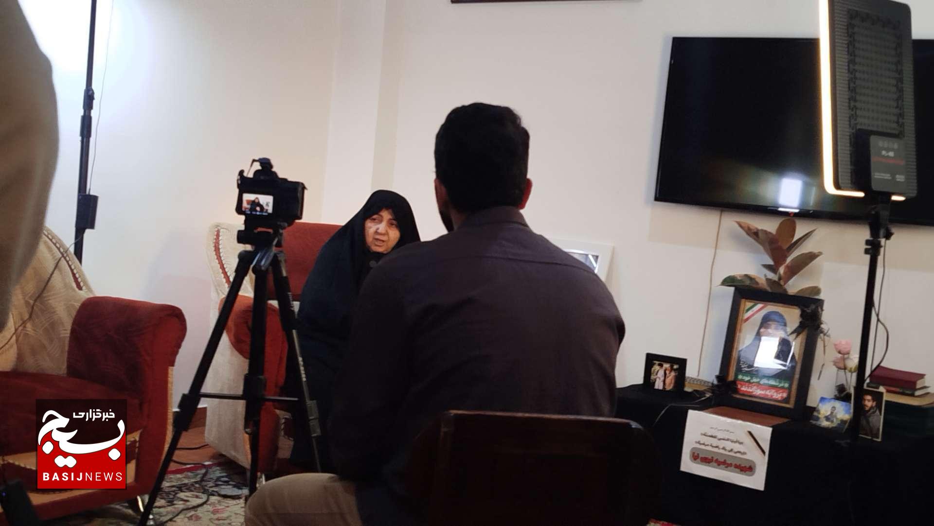بانوانی که با جان و دل در خط مقدم خدمت بود بانوانی که با جان و دل در خط مقدم خدمت بود