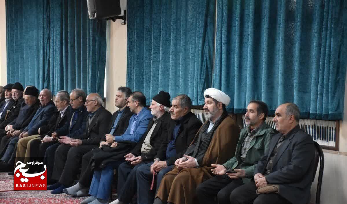 بزرگداشت شهدای مردمی حوادث اخیر در زنجان بزرگداشت شهدای مردمی حوادث اخیر در زنجان