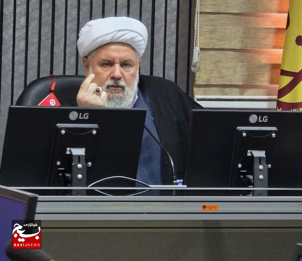 تبلیغات بصری، کلید آگاهی مردم از فتنههای دشمن تبلیغات بصری، کلید آگاهی مردم از فتنههای دشمن