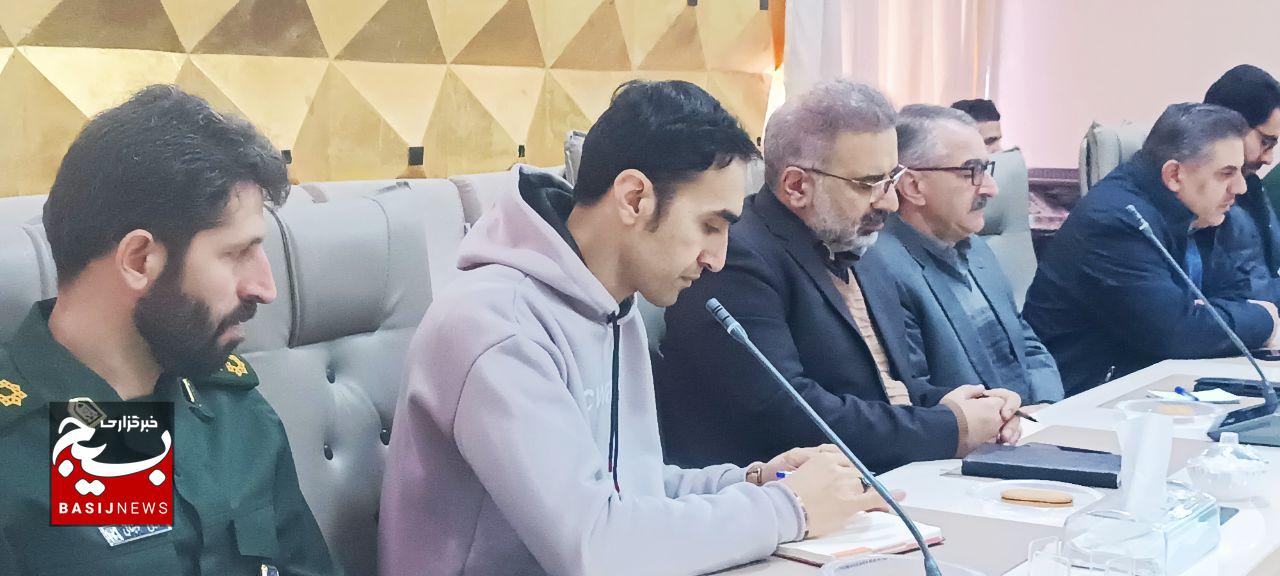 خرمدخت؛ پیوند هویت قومی، مد اسلامی و تولید ملی در لرستان خرمدخت؛ پیوند هویت قومی، مد اسلامی و تولید ملی در لرستان