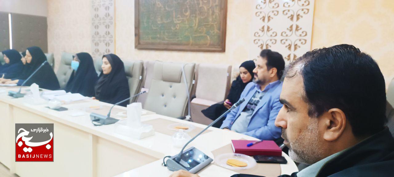خرمدخت؛ پیوند هویت قومی، مد اسلامی و تولید ملی در لرستان خرمدخت؛ پیوند هویت قومی، مد اسلامی و تولید ملی در لرستان