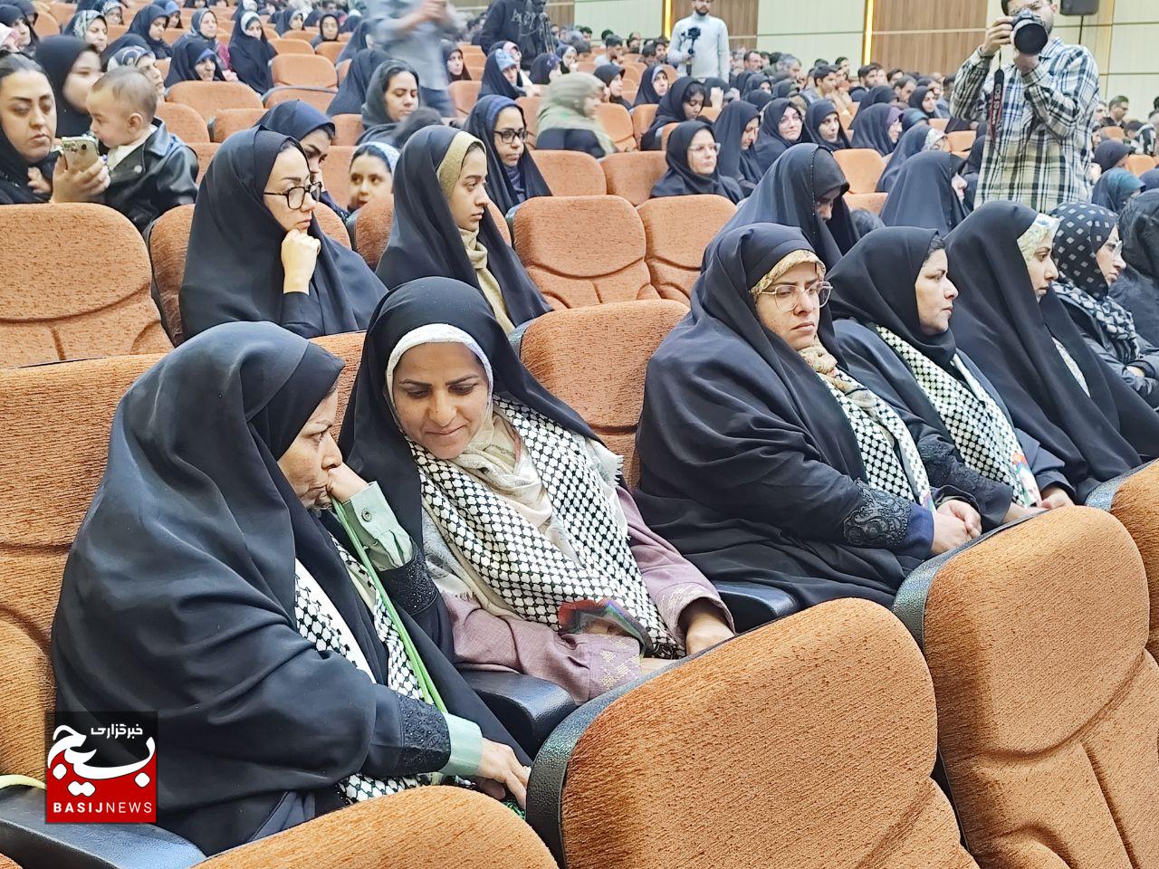گردهمایی فرزندان شهدا در کرمان با حضور سردار اسدی