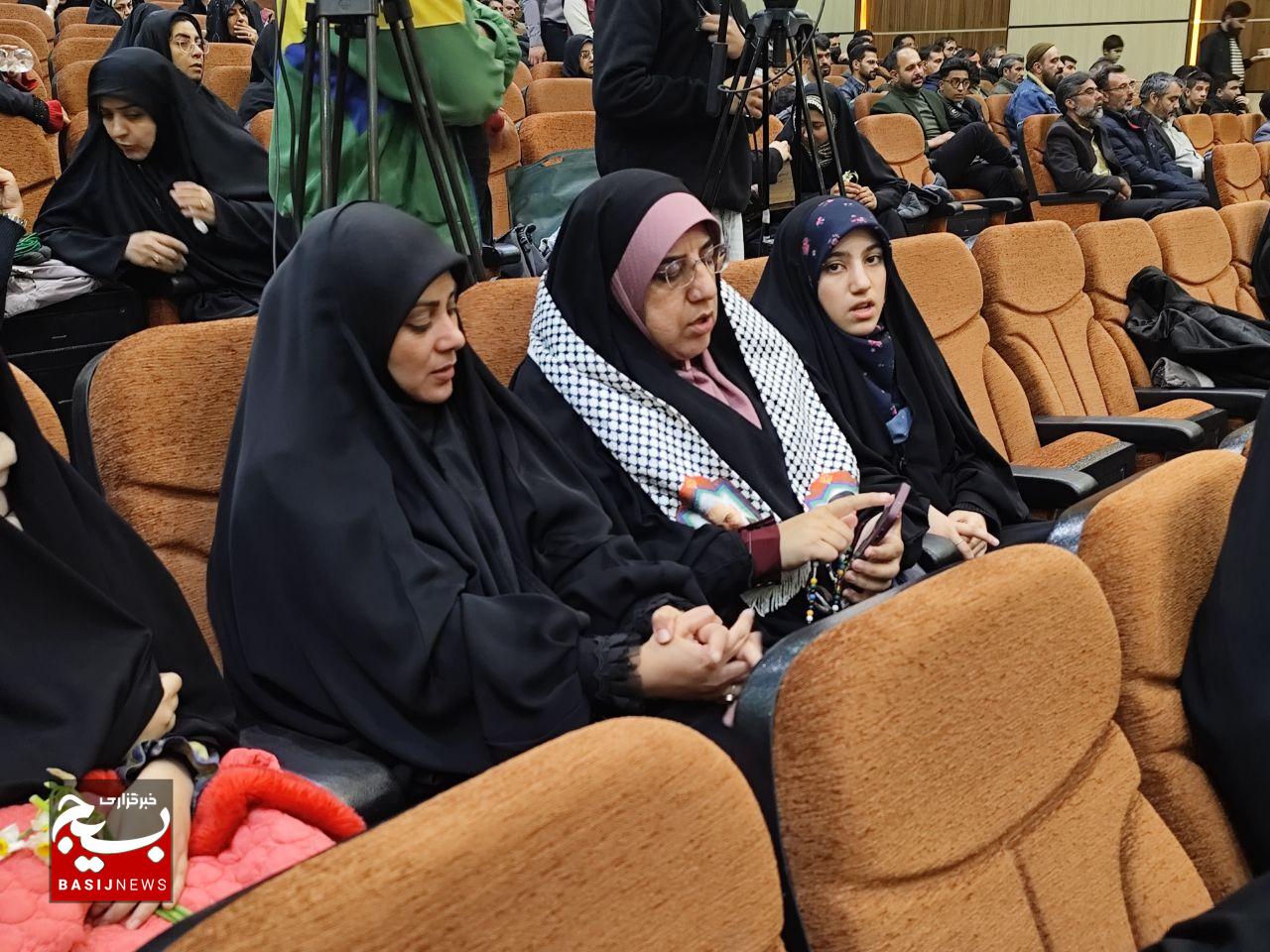 گردهمایی فرزندان شهدا در کرمان با حضور سردار اسدی