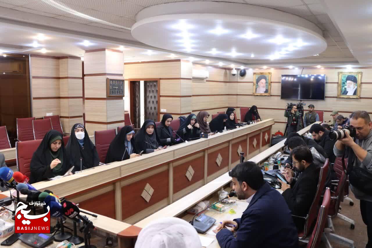 «حماسه ۹ دی» الگوی زنده مقاومت در برابر تهدیدات است «حماسه ۹ دی» الگوی زنده مقاومت در برابر تهدیدات است