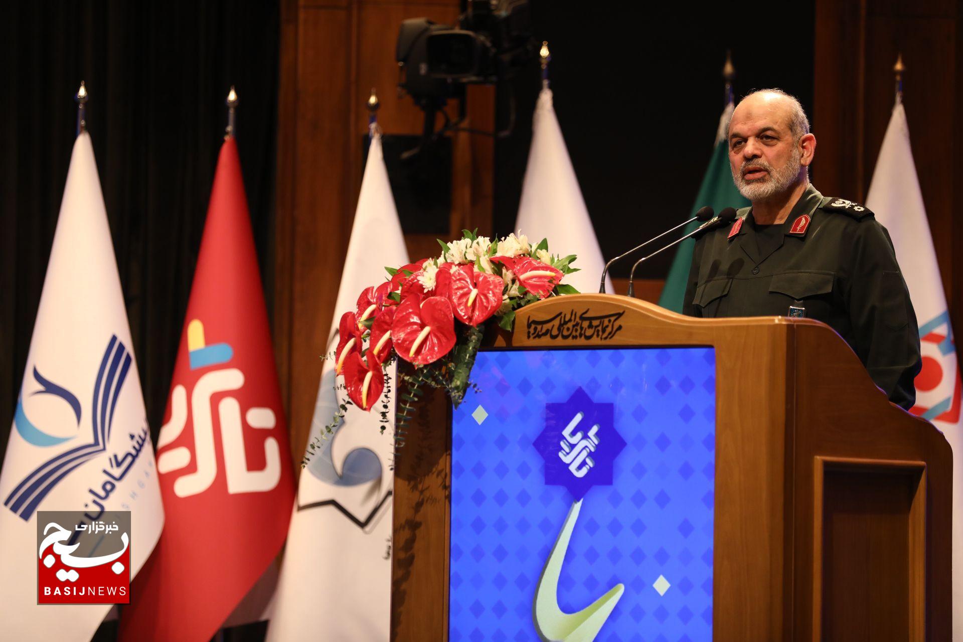 سردار وحیدی: توانمندی بومی ایران مسیر تهدیدها را تغییر داد سردار وحیدی: توانمندی بومی ایران مسیر تهدیدها را تغییر داد