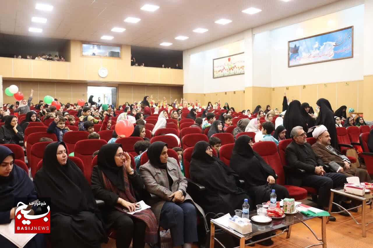 توجه به تربیت نونهالان سرمایهگذاری برای آینده کشور است توجه به تربیت نونهالان سرمایهگذاری برای آینده کشور است