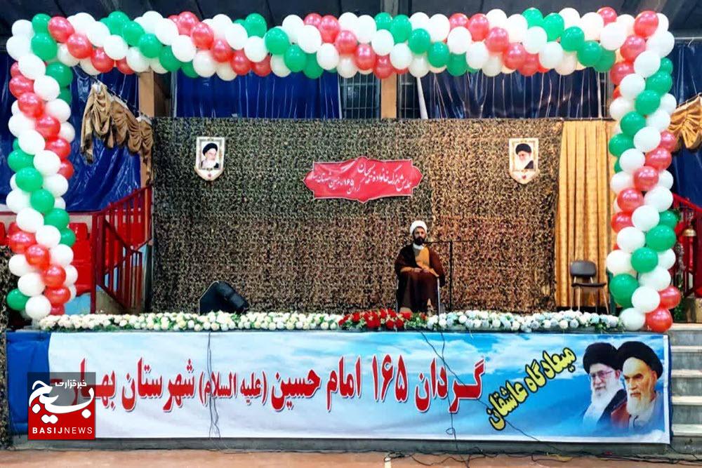 انقلاب اسلامی برگرفته از مکتب عاشورا و ندای توحید است