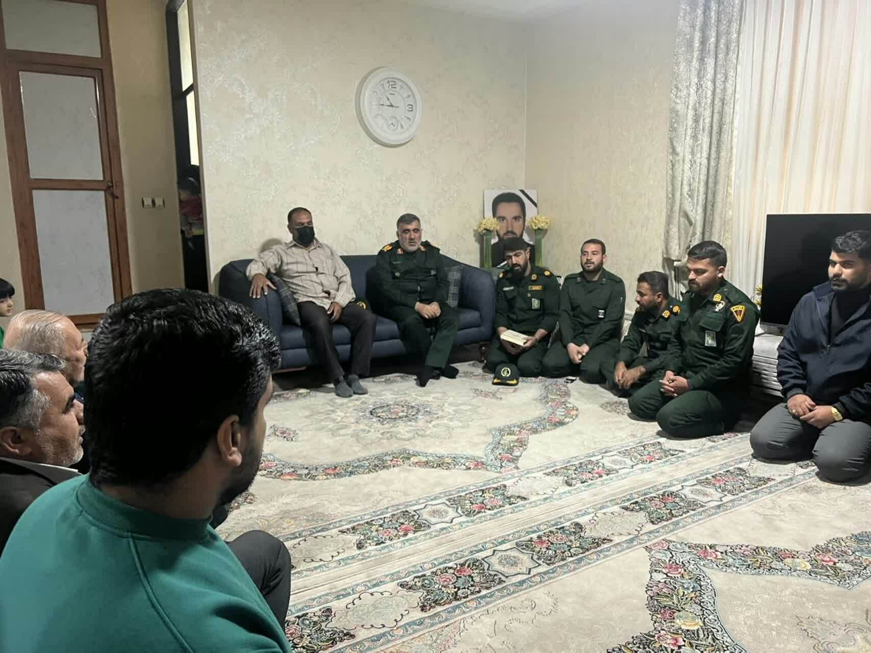 دیدار فرمانده تیپ ۴۸ فتح با خانواده شهدای مدافع امنیت در گچساران دیدار فرمانده تیپ ۴۸ فتح با خانواده شهدای مدافع امنیت در گچساران