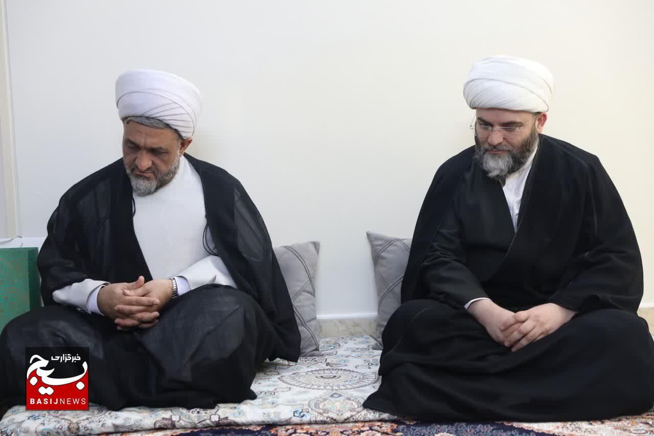 حضور نمایندگان رهبر معظم انقلاب در منازل جانبازان سرافراز دفاع مقدس ۱۲روزه