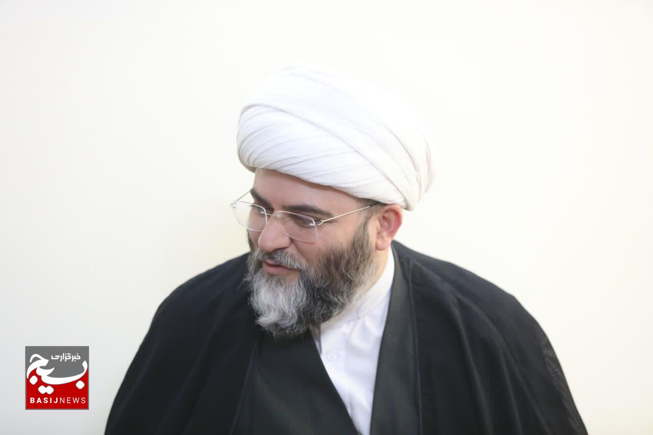 حضور نمایندگان رهبر معظم انقلاب در منازل جانبازان سرافراز دفاع مقدس ۱۲روزه