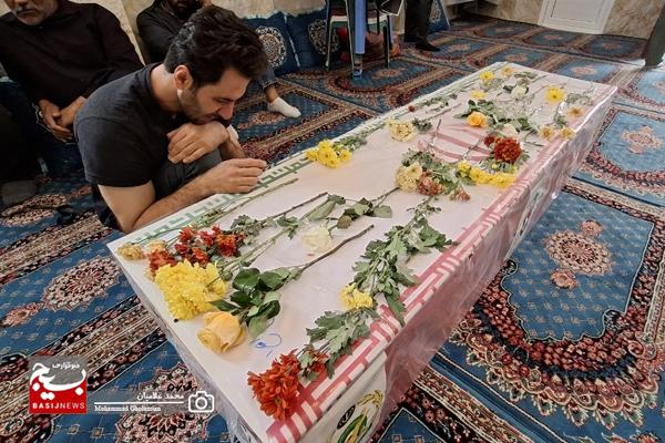 وداع با پیکر ۹ شهید پدافند سیراف در کنگان وداع با پیکر ۹ شهید پدافند سیراف در کنگان