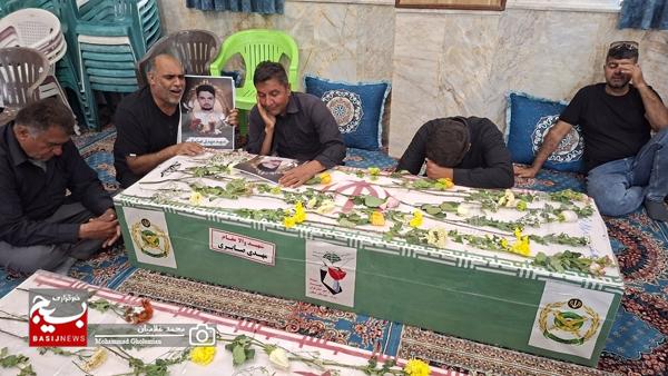 وداع با پیکر ۹ شهید پدافند سیراف در کنگان وداع با پیکر ۹ شهید پدافند سیراف در کنگان