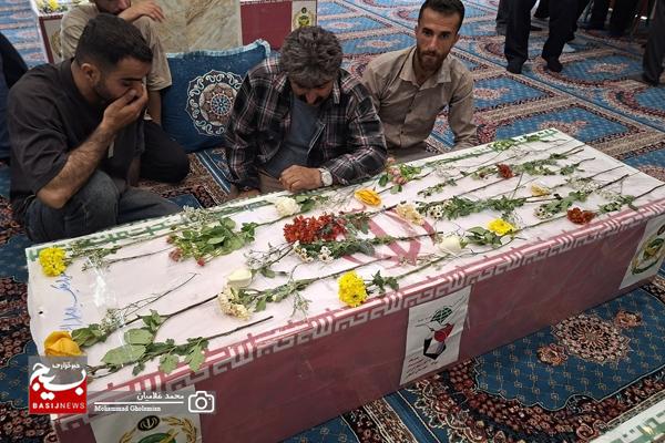 وداع با پیکر ۹ شهید پدافند سیراف در کنگان وداع با پیکر ۹ شهید پدافند سیراف در کنگان