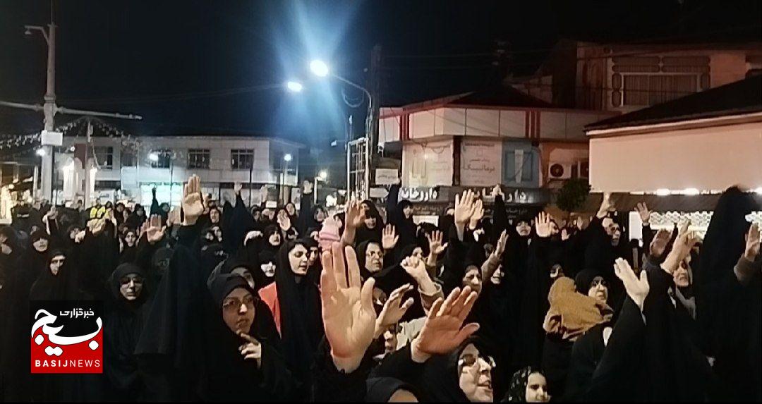 دلهایی که با ایمان و بصیرت بیش از هر قدمی به میدان می رسند دلهایی که با ایمان و بصیرت بیش از هر قدمی به میدان می رسند