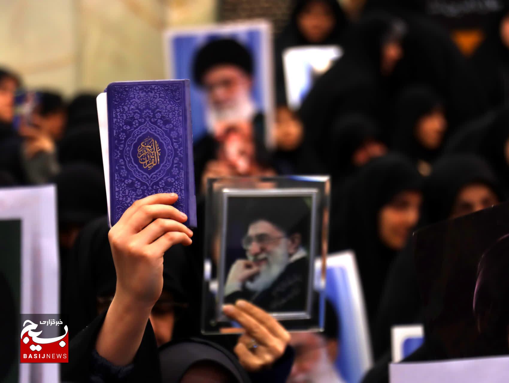 دلهایی که با ایمان و بصیرت بیش از هر قدمی به میدان می رسند دلهایی که با ایمان و بصیرت بیش از هر قدمی به میدان می رسند