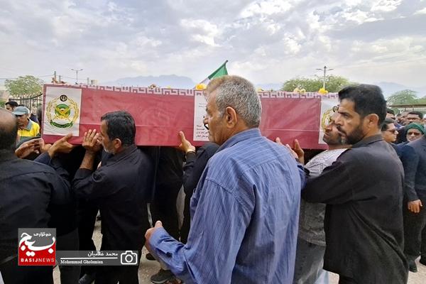 تشییع پیکر شهدای پدافند هوایی سیراف در کنگان؛ روایت صلابت و اشک تشییع پیکر شهدای پدافند هوایی سیراف در کنگان؛ روایت صلابت و اشک
