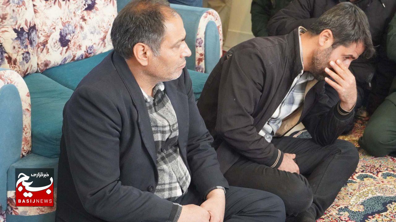 اعلام خبر شهادت دو بسیجی از قاب دوربین اعلام خبر شهادت دو بسیجی از قاب دوربین