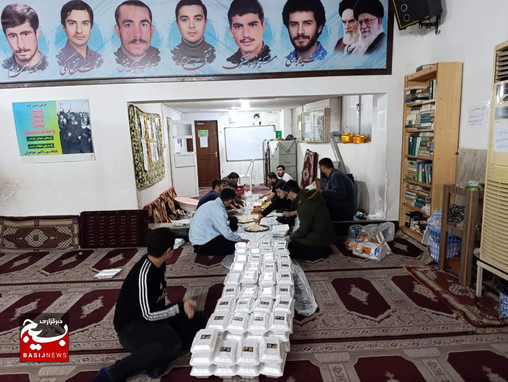 ۱۵ هزار افطاری ساده در مساجد رشت با الگوگیری از مکتب شهدا توزیع شد