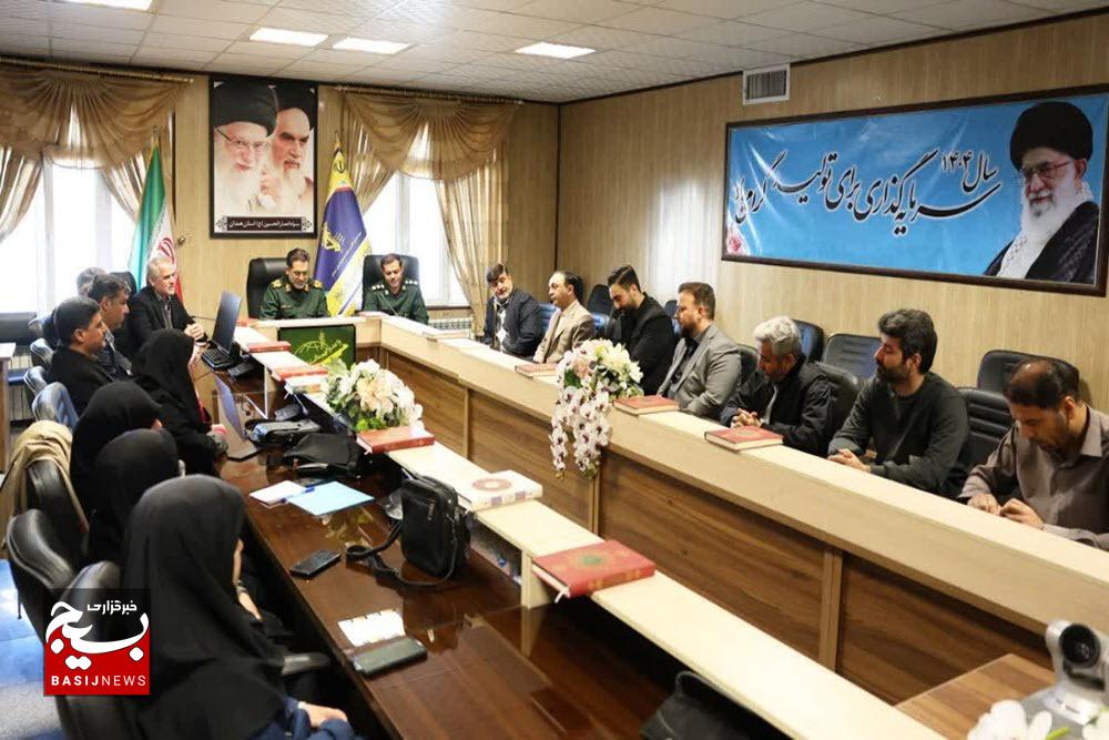 بسیج جامعه پزشکی در خط مقدم سلامت جامعه بسیج جامعه پزشکی در خط مقدم سلامت جامعه