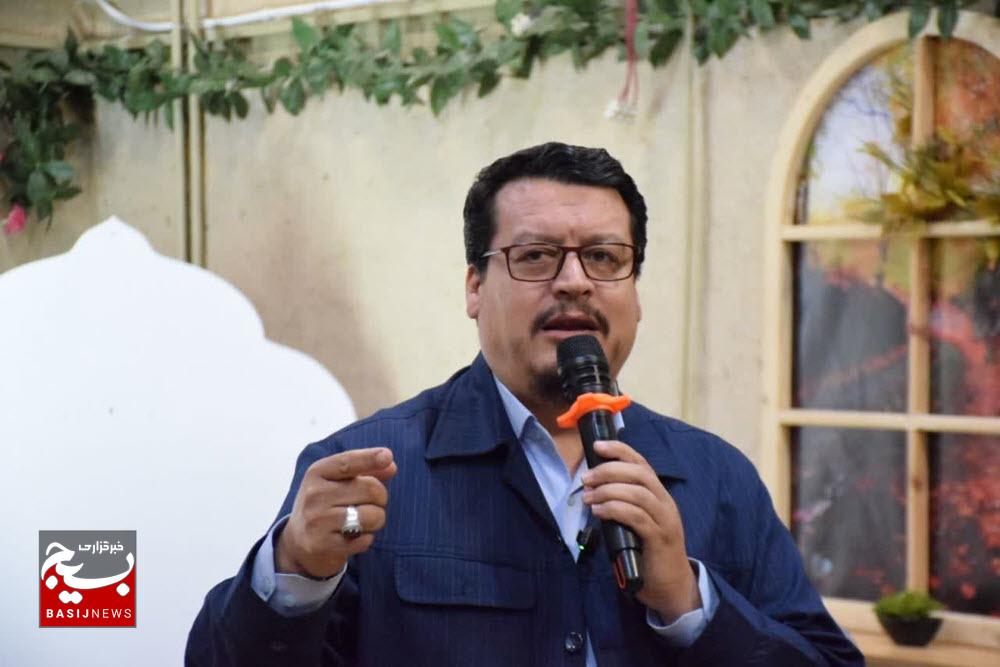 دختران نوجوان همدان، پای گفتگوی رودررو با نماینده ولیفقیه در استان دختران نوجوان همدان، پای گفتگوی رودررو با نماینده ولیفقیه در استان