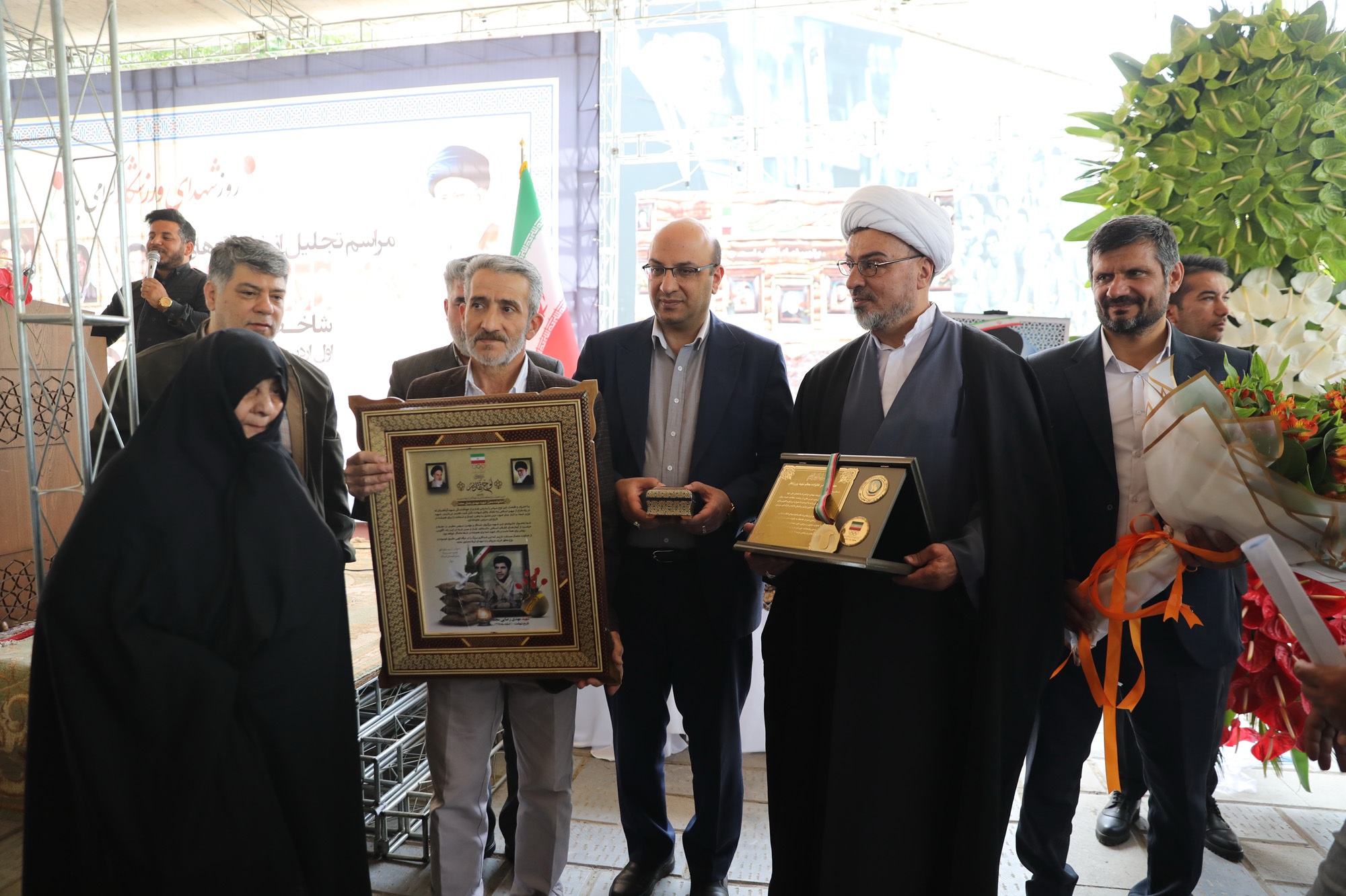 برگزاری مراسم تجلیل از شهدای ورزشکار در بهشت زهرا (س) + تصاویر برگزاری مراسم تجلیل از شهدای ورزشکار در بهشت زهرا (س) + تصاویر