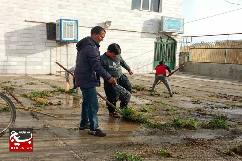خانه خدا را با دستهای خود آراستیم خانه خدا را با دستهای خود آراستیم