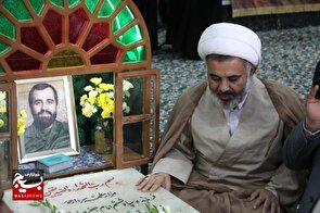 عطر افشانی گلزار مطهر شهدای اهواز در هفته عقیدتی سیاسی