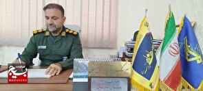 معلمان، پرچمداران نبرد علمی و اخلاقی هستند