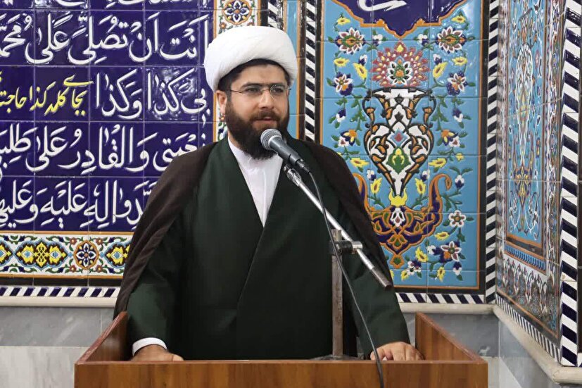 علم و تربیت، کلید مقابله با هجمه‌های دشمن و ساختن نسل جوان انقلابی است