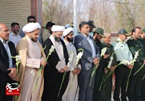 تجدید بیعت با آرمان‌های شهدا در فهرج به مناسبت هفته معلم و هفته عقیدتی سیاسی