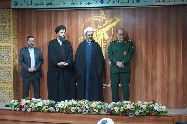 همایش عقیدتی سیاسی در ناحیه حضرت ولی عصر برگزار شد همایش عقیدتی سیاسی در ناحیه حضرت ولی عصر برگزار شد