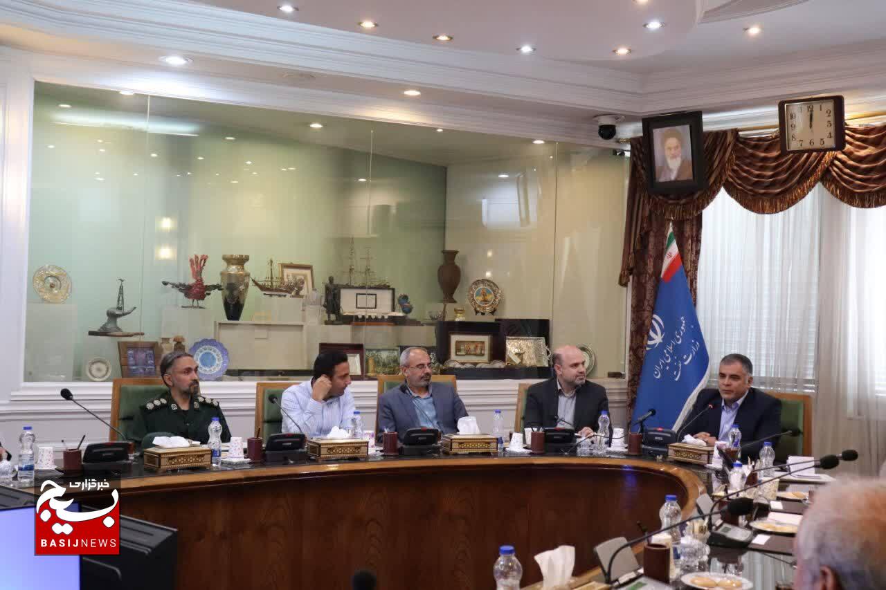 سردار سلیمانی رئیس سازمان بسیج مستضعفین طی حکمی، فرمانده جدید مرکز بسیج وزارتخانه نفت را منصوب نمود