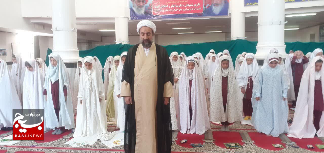 جشن باشکوه شکوفههای بندگی در بیرانشهر جشن باشکوه شکوفههای بندگی در بیرانشهر
