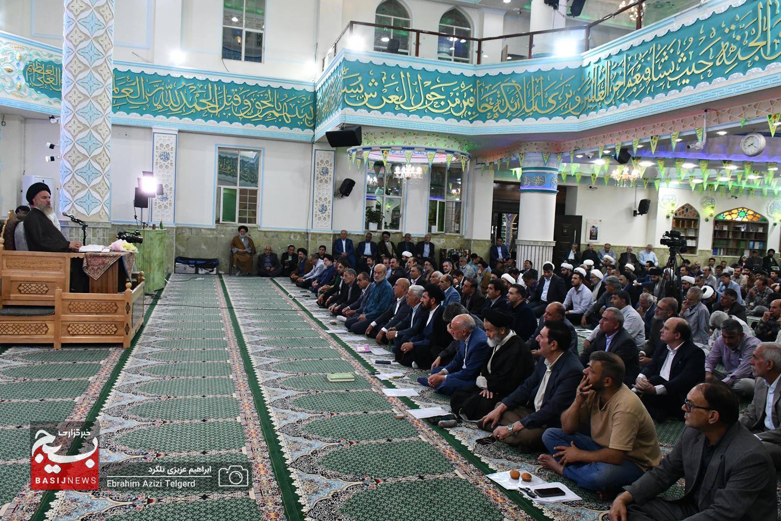 حضور مسئولان نمایندگی های ولی فقیه سپاه فتح استان در کلاس درس اخلاق آیت الله ملک حسینی