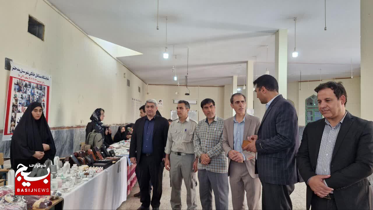 برپایی نمایشگاه عرضه محصولات خانگی در پلدختر برپایی نمایشگاه عرضه محصولات خانگی در پلدختر