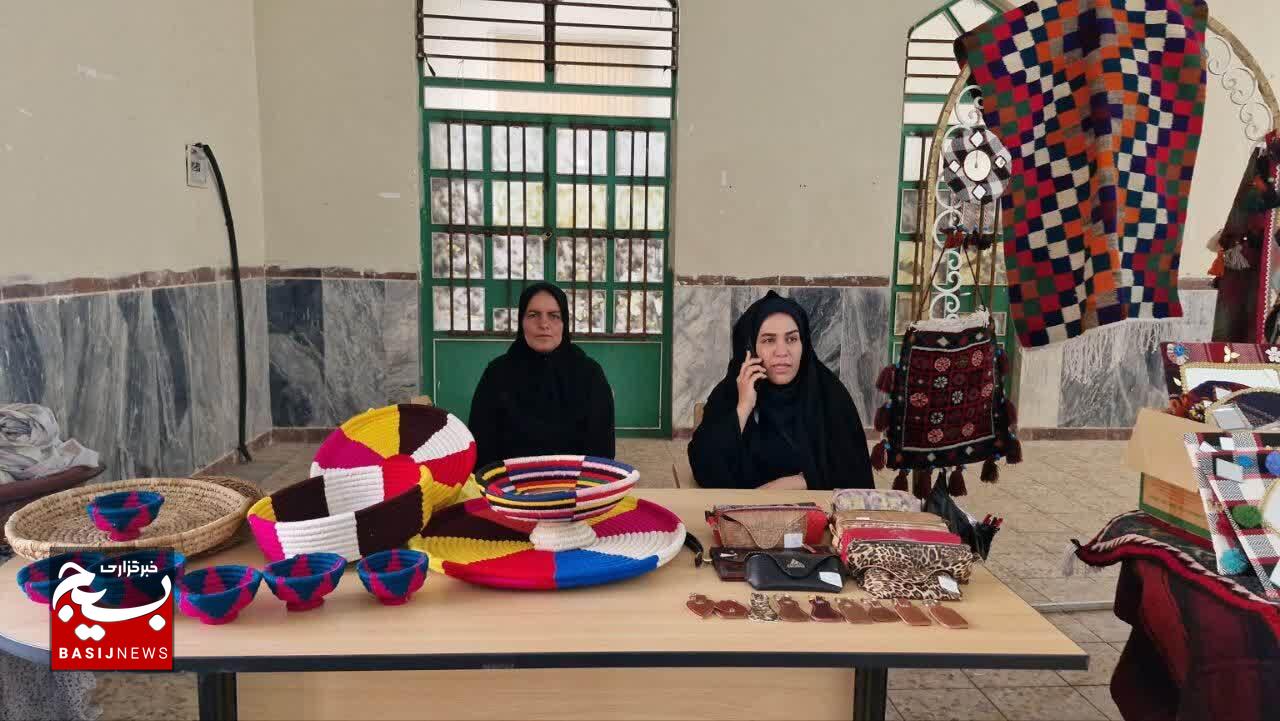 برپایی نمایشگاه عرضه محصولات خانگی در پلدختر برپایی نمایشگاه عرضه محصولات خانگی در پلدختر