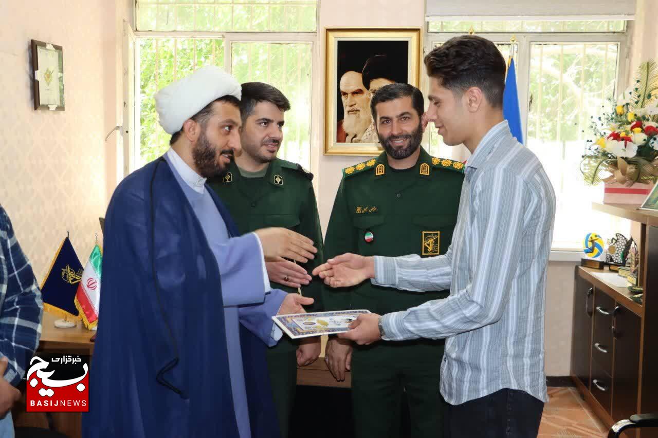 تجلیل از جودوکار بسیجی راه یافته به اردوی تیم ملی تجلیل از جودوکار بسیجی راه یافته به اردوی تیم ملی